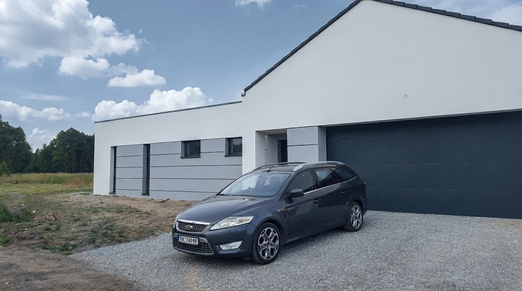 ORZESZE: Modern single-family house with a hybrid form